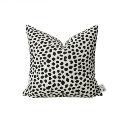 WILLOWS, Weighted Pillows Pebble B&W